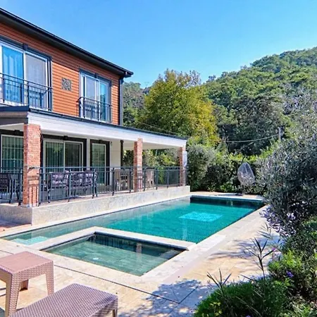 Villa Gocek'te Cocuk Havuzlu, Genis Alanli Villa-awz171