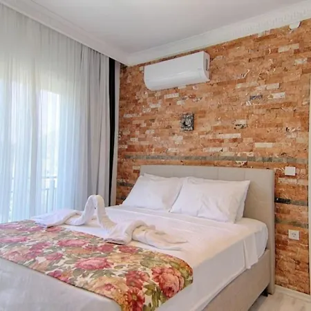 Gocek'te Cocuk Havuzlu, Genis Alanli Villa-awz171 Villa *