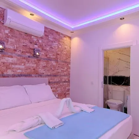 Gocek'te Cocuk Havuzlu, Genis Alanli Villa-awz171 Villa Fethiye