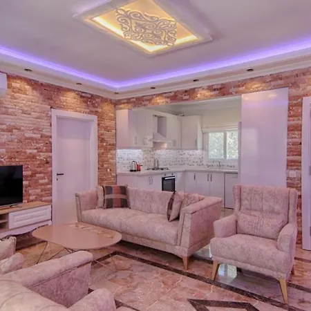 Gocek'te Cocuk Havuzlu, Genis Alanli Villa-awz171 Villa Fethiye